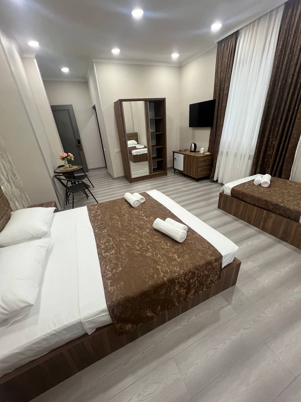 Triple Room – 001