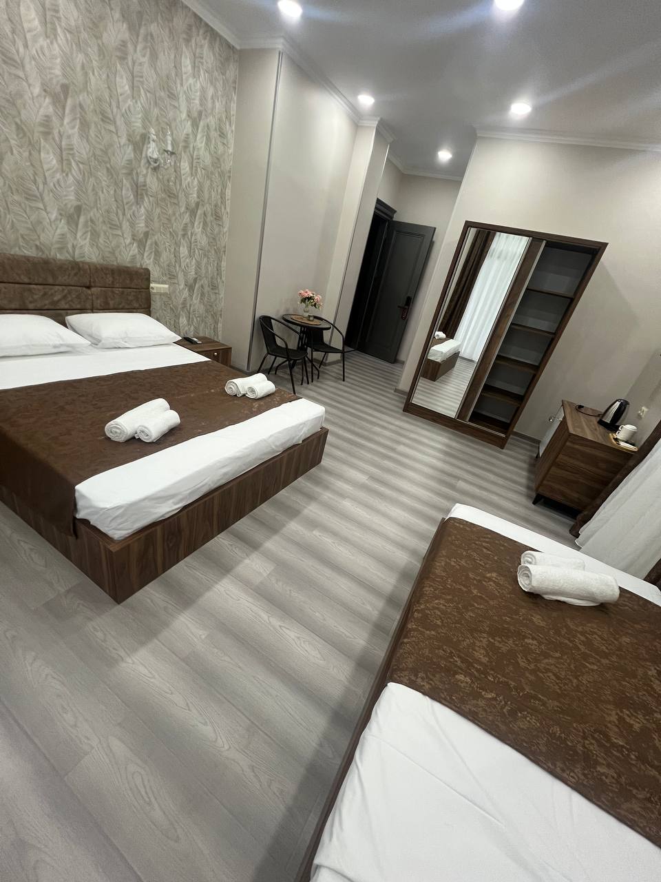 Triple Room – 001